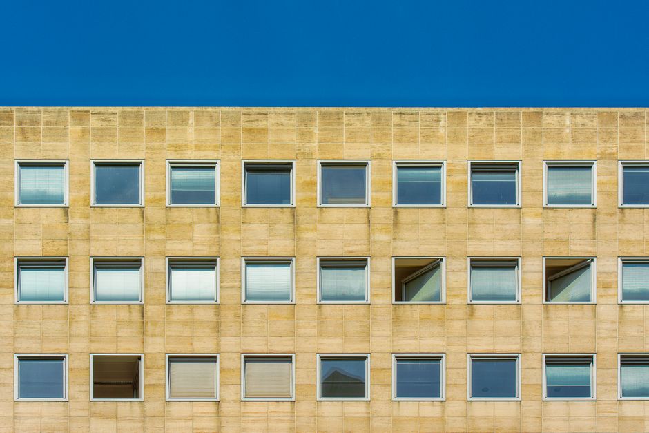 Cheil Worldwide stock analysis reference image of a generic office building