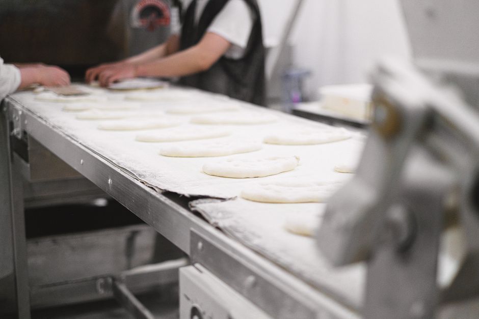 Samlip stock analysis image of a bread production line