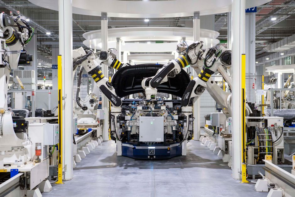 SNT Motiv stock analysis, drive motor assembly line reference image
