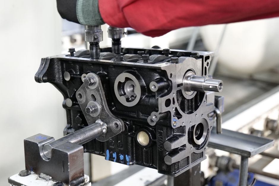 SNT Motiv stock note, precision machine shop reference image