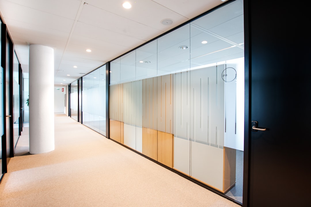 HD Hyundai stock research and a quiet office corridor