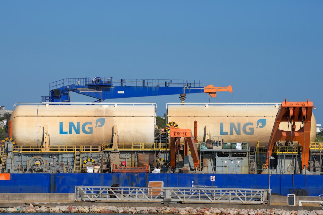 Loading equipment relevant to KSS Line stock and its gas carrier fleet
