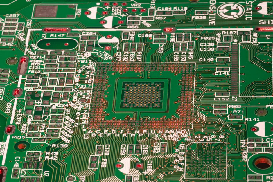 RFHIC stock coverage illustrated with electronic component board