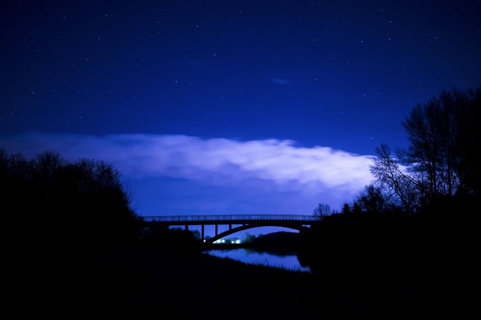 Satrec Initiative stock notes closing with a night sky long exposure